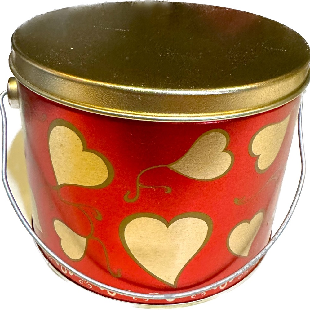 HEART COLLECTIBLE TIN PAIL BUCKET LID PAINT CAN GIFT POPCORN COOKIE CONTAINER 7”